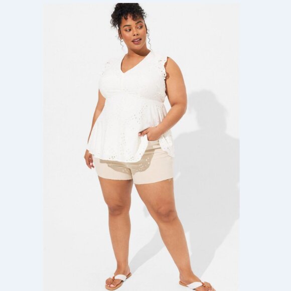 Torrid 3.5 Inch Classic Denim High-Rise Short - Khaki - Size 24 - Picture 2 of 6